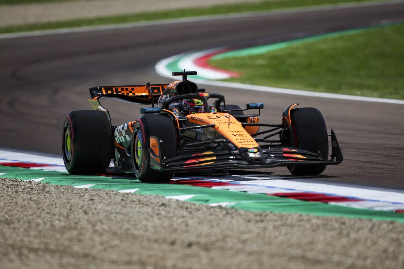 Ο Oscar Piastri κερδίζει το pole μπροστά από τον Verstappen 
