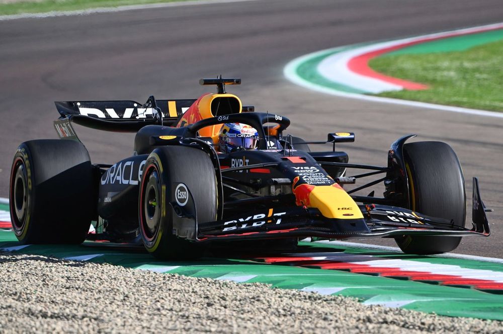 Πώς η τολμηρή κίνηση του Verstappen χάρισε στη Red Bull την 400η της νίκη στην F1