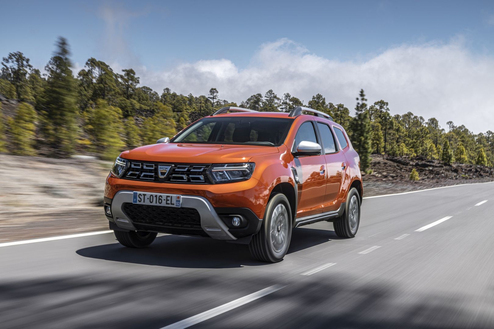 Ο Duster παραμένει σκληροτράχηλο 4x4 στην εποχή της ηλεκτροκίνησης