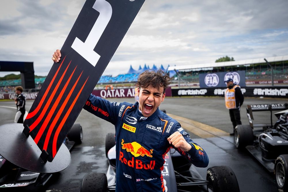 Η Red Bull ετοιμάζει τον αντικαταστάτη του Verstappen