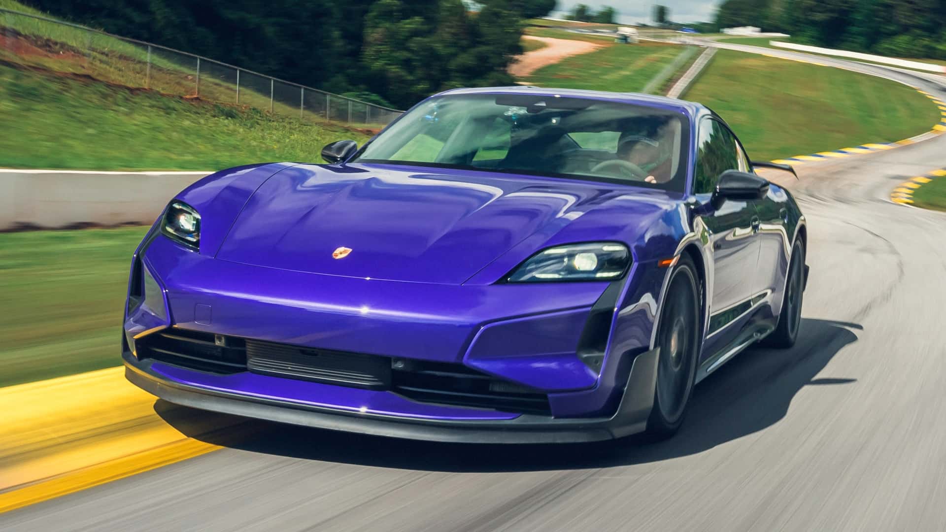 Η Taycan Turbo GT δείχνει τα δόντια της με νέο ρεκόρ