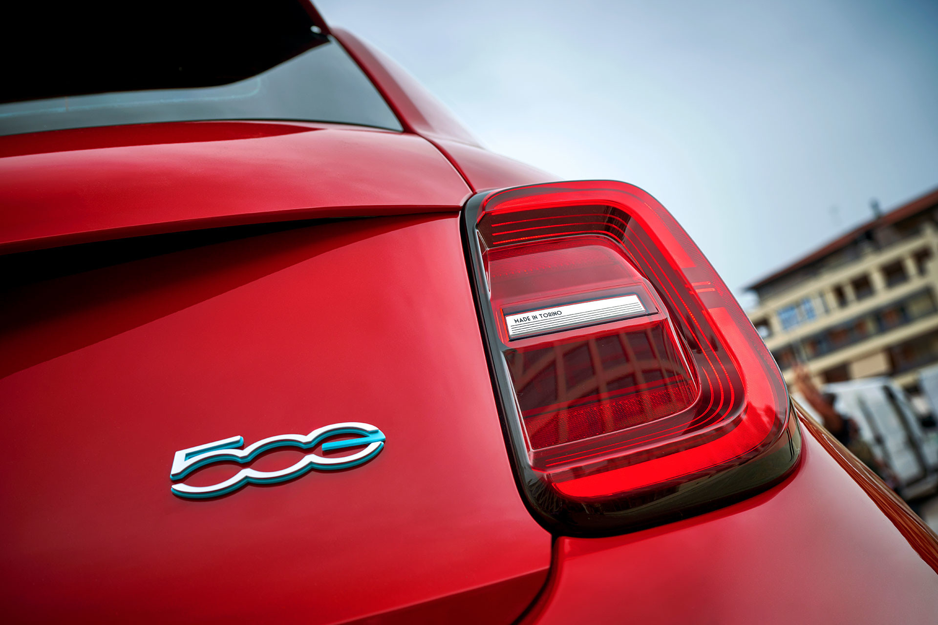 Fiat 500 Hybrid: Επιστροφή με χειροκίνητο κιβώτιο και γνώριμο στυλ
