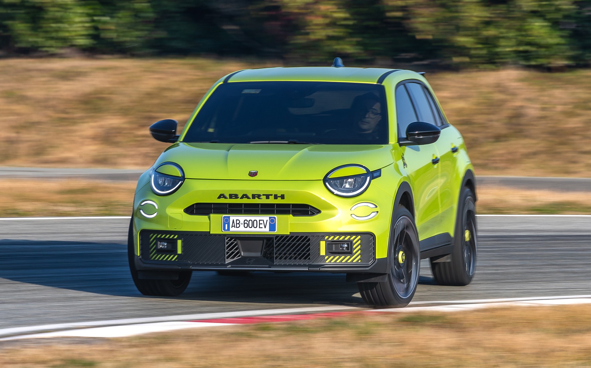 H Abarth θα λανσάρει εφεξής μόνο ηλεκτρικά