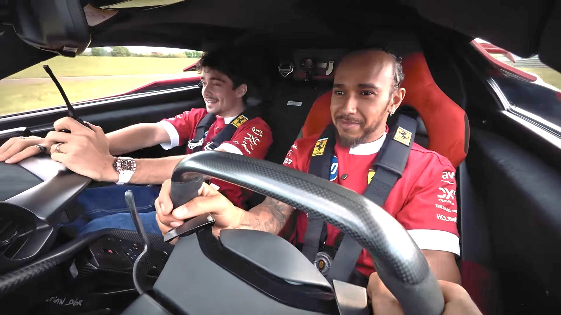 Δείτε τους Hamilton και Leclerc να ξεσαλώνουν με τη νέα Ferrari F80 των 1.200 ίππων! (video)