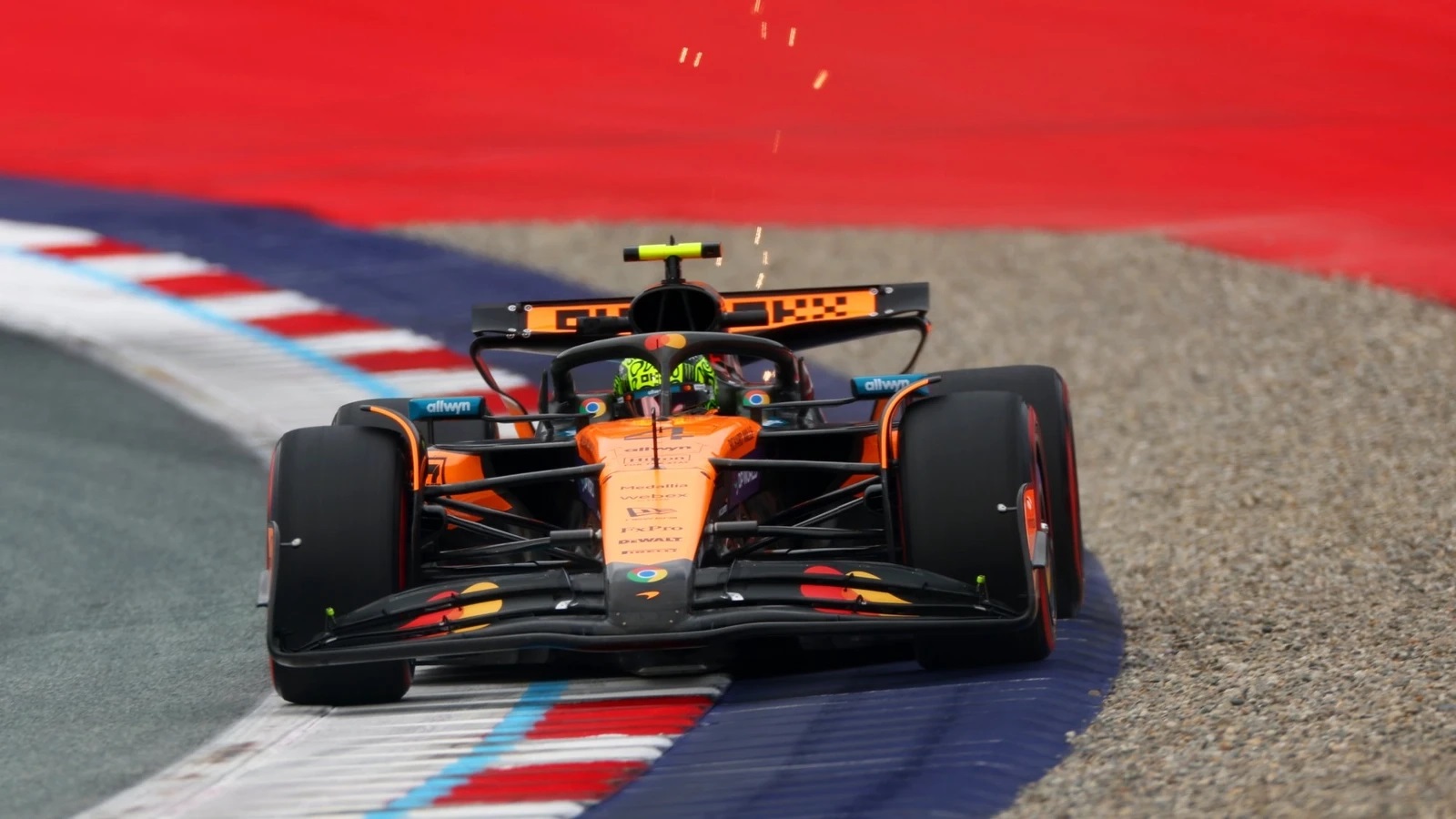 H McLaren επιβάλλεται στο Red Bull Ring
