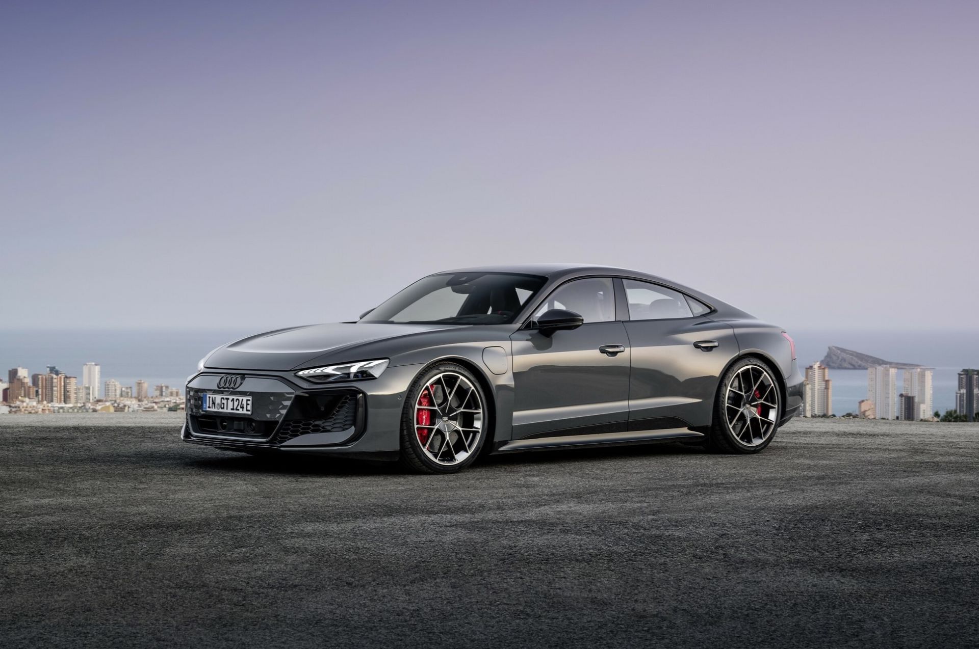 Tο Audi e-tron GT με ισχύ έως 925 ίππους