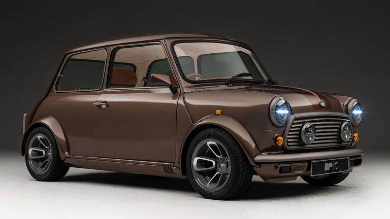 Callum Wood Pickett Mini: Κλασικό σχήμα, νέα φωτιά