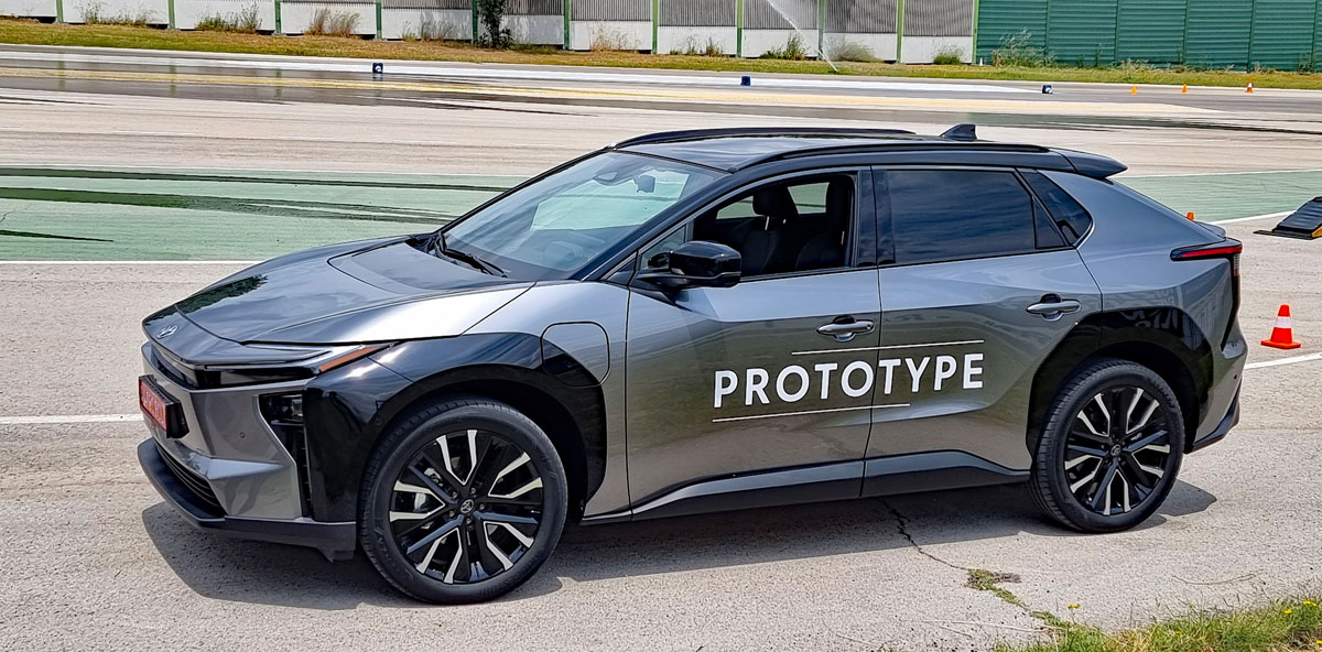 2025 Toyota bZ4X: Ανανεωμένο και με αυτοπεποίθηση