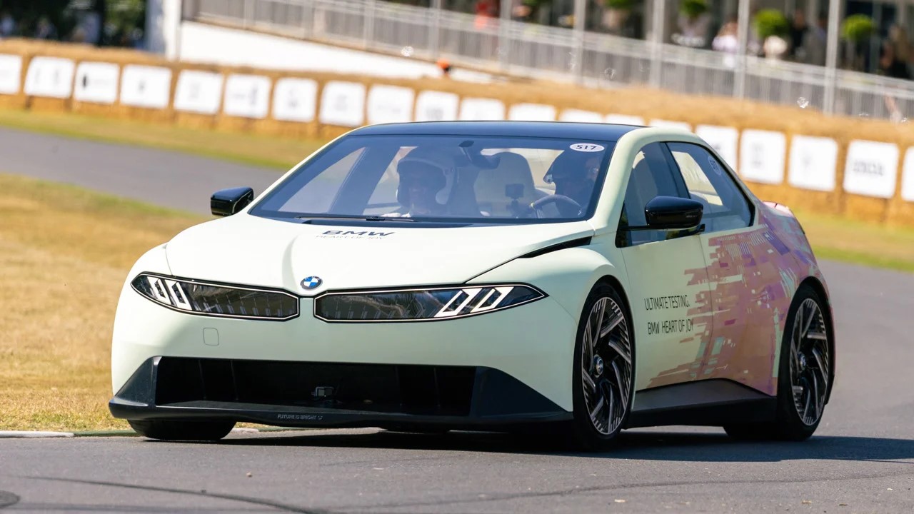 BMW Vision Driving Experience στο Goodwood