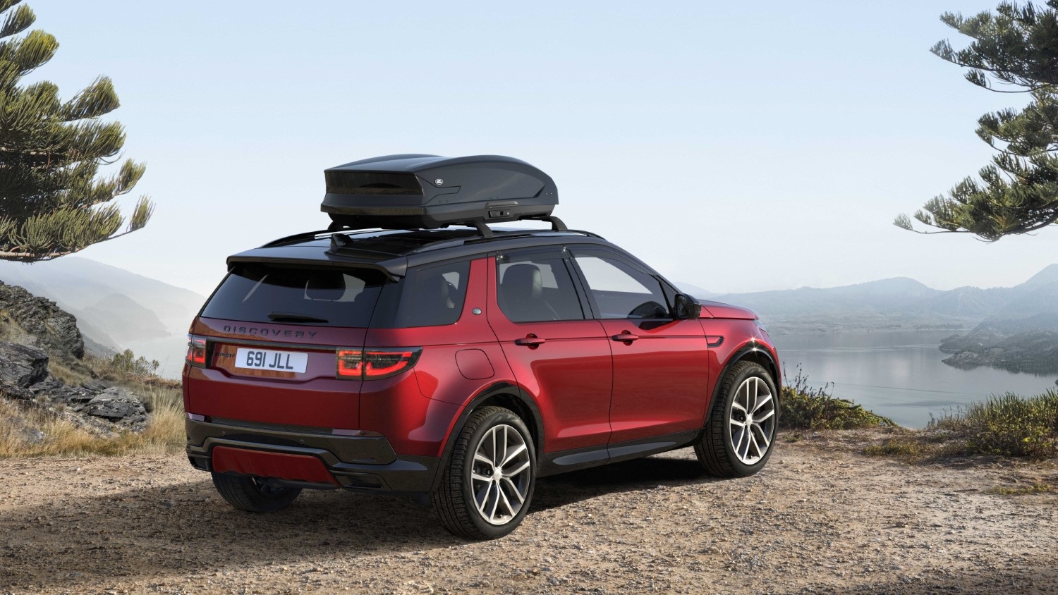 Νέο Land Rover Discovery Sport: Πιο, δυναμικό, πολυτελές με νέες εκδόσεις