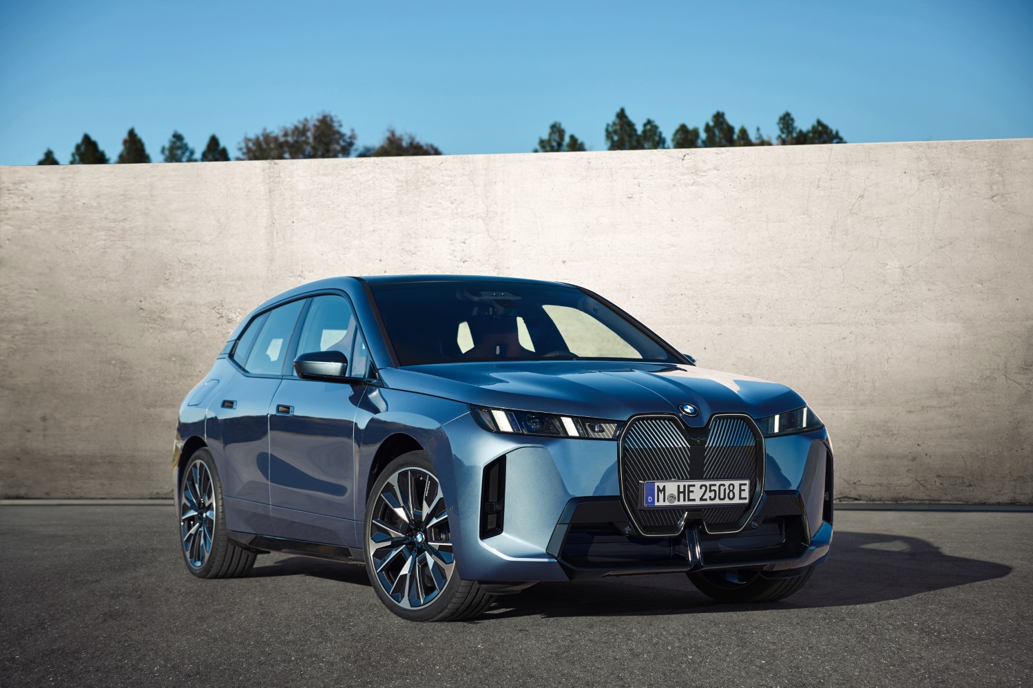 Ανανέωση και αύξηση αυτονομίας για την  BMW iX 