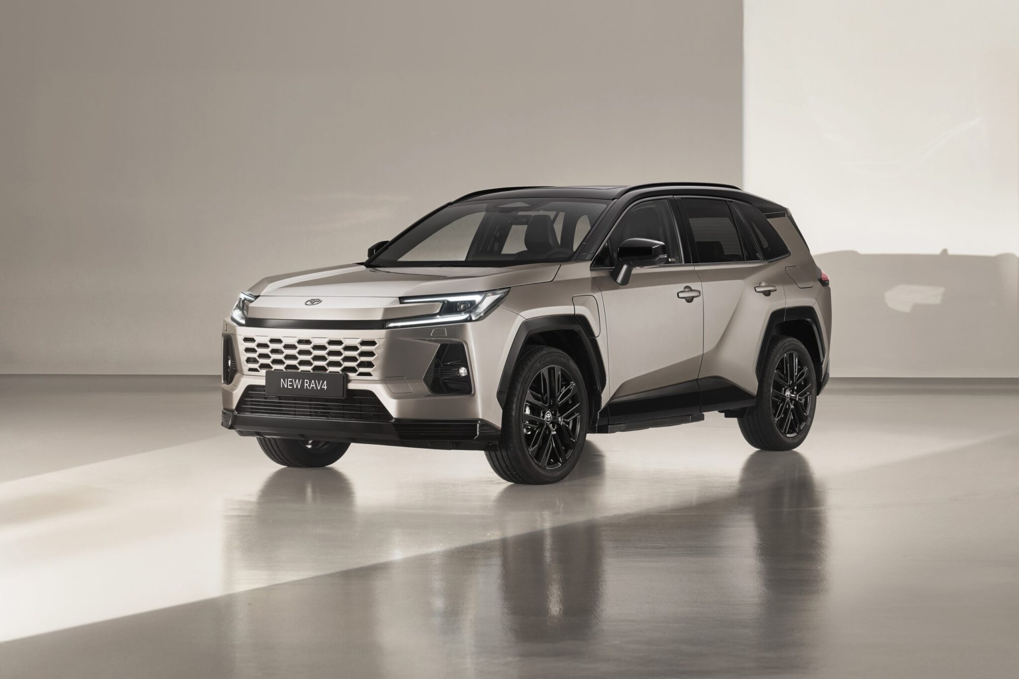Το νέο Toyota RAV4 αποκαλύπτεται