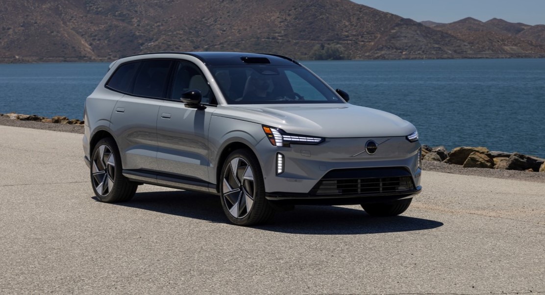 Volvo EX90: Στους εκθεσιακούς χώρους της CTC η ναυαρχίδα του Σουηδικού εργοστασίου